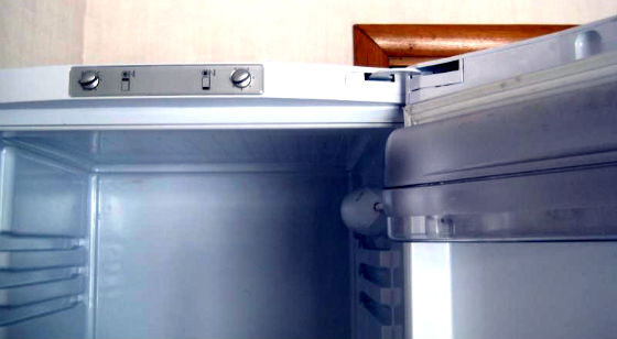 Перевесить двери холодильника в Лобне | Вызов мастера по холодильникам на дом